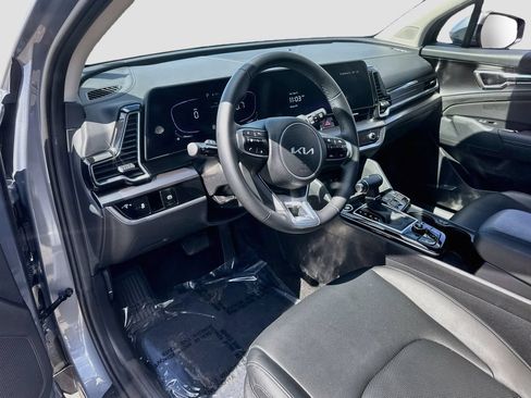 Certified 2025 Kia Sportage EX FWD image 9
