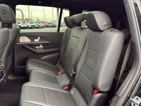 Used 2024 Mercedes-Benz GLS 450 4MATIC image 32