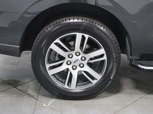 Used 2023 Ford Expedition XLT image 14