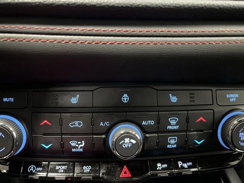 Used 2024 Dodge Durango GT w/ Blacktop Package image 7