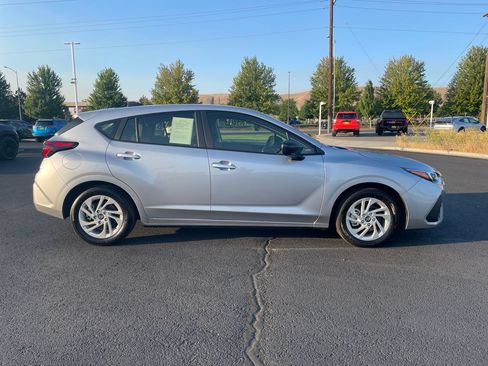 Used 2025 Subaru Impreza 2.0i AWD/4WD image 2