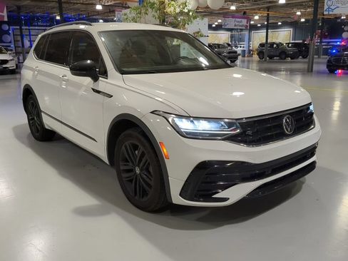 Used 2022 Volkswagen Tiguan SE R-Line FWD image 5