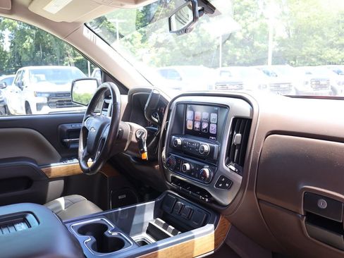 Used 2018 Chevrolet Silverado 1500 LTZ w/ Sport Package AWD/4WD image 38