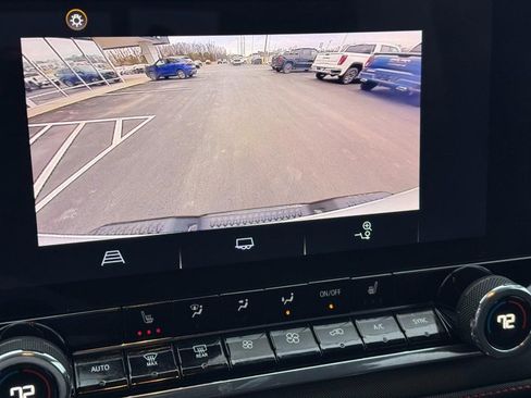 Used 2024 Chevrolet Colorado Z71 w/ Z71 Convenience Package 2 image 24