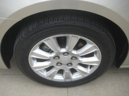 Used 2012 Buick LaCrosse Convenience image 10