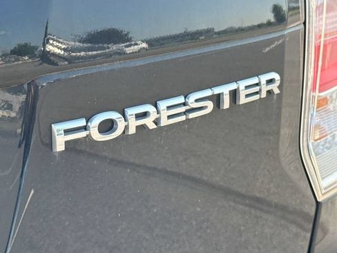 Used 2018 Subaru Forester 2.5i Premium AWD/4WD image 17