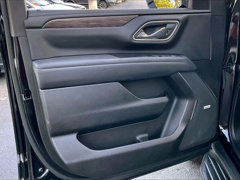Used 2023 Chevrolet Suburban LT image 22