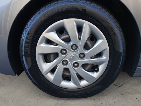 Used 2019 Hyundai Elantra SE w/ Cargo Package image 14