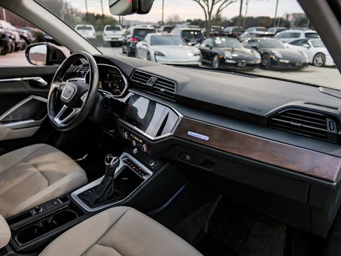 Used 2020 Audi Q3 2.0T Prestige w/ Prestige Package image 10