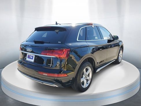 Used 2021 Audi Q5 2.0T Premium w/ Convenience Package image 4