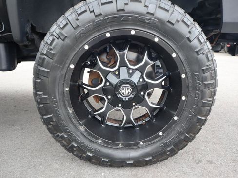 Used 2016 GMC Sierra 2500 SLT w/ All-Terrain HD Package AWD/4WD image 19