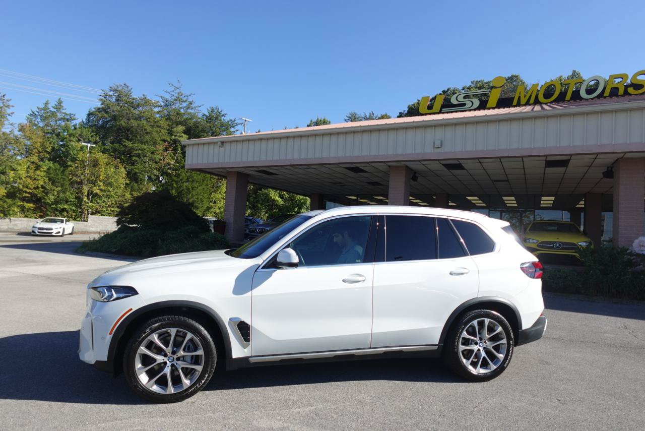 Used 2024 BMW X5 xDrive40i w/ Parking Assistance Package AWD/4WD image 5