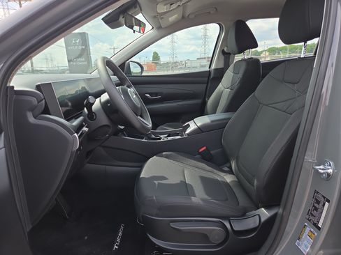 Certified 2026 Hyundai Tucson SE FWD image 7