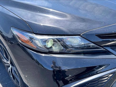 Used 2022 Toyota Camry SE FWD image 30