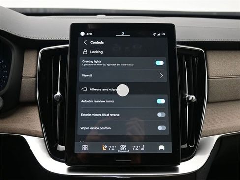 New 2026 Volvo XC90 B6 Plus w/ Protection Package Premier image 18