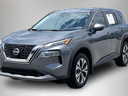 Used 2022 Nissan Rogue SV FWD image 2