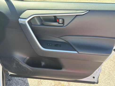 Used 2025 Toyota RAV4 LE AWD/4WD image 26