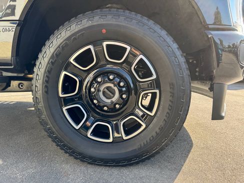 Used 2023 Ford F350 Lariat w/ Lariat Ultimate Package AWD/4WD image 13