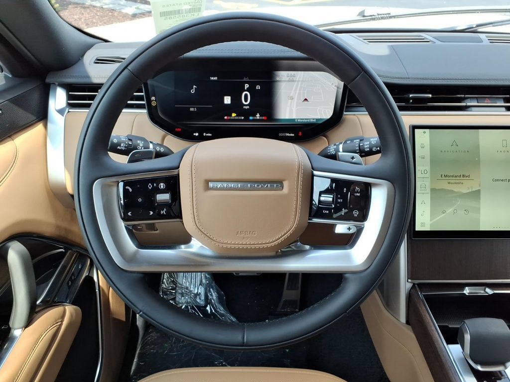 New 2026 Land Rover Range Rover Long Wheelbase SE AWD/4WD image 16