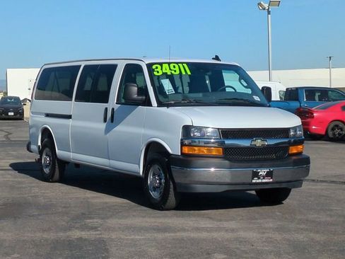 Used 2024 Chevrolet Express 3500 LT w/ LT Preferred Equipment Group RWD image 2