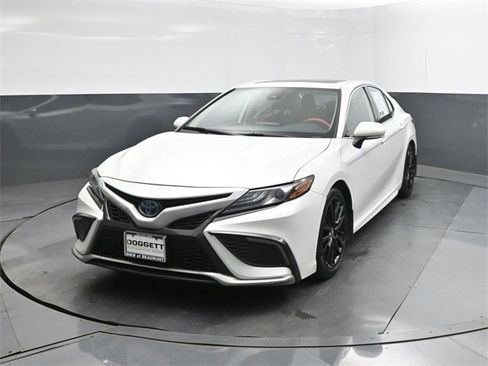 Used 2022 Toyota Camry XSE w/ Cold Weather Package image 30