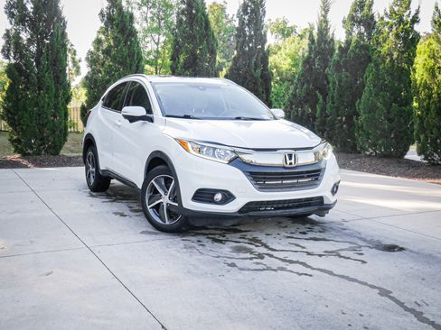 Used 2022 Honda HR-V EX image 2