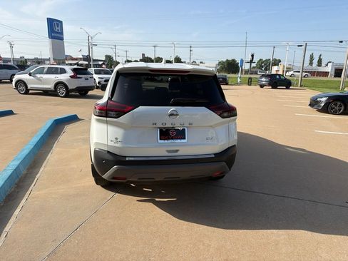 Used 2021 Nissan Rogue SV FWD image 9