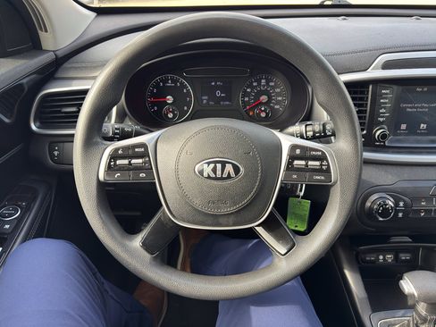 Used 2020 Kia Sorento LX FWD image 15