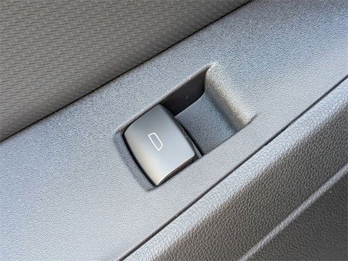 New 2026 Chevrolet Equinox LT image 28