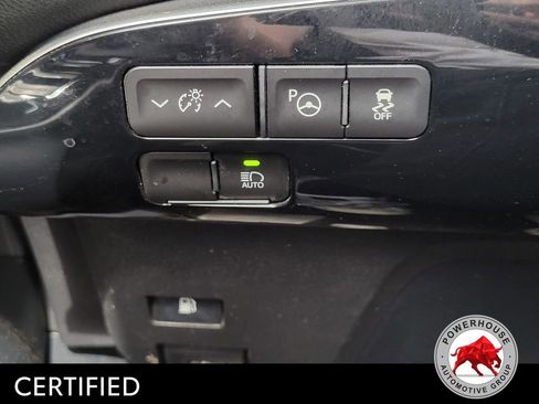 Used 2020 Toyota Prius XLE FWD image 26