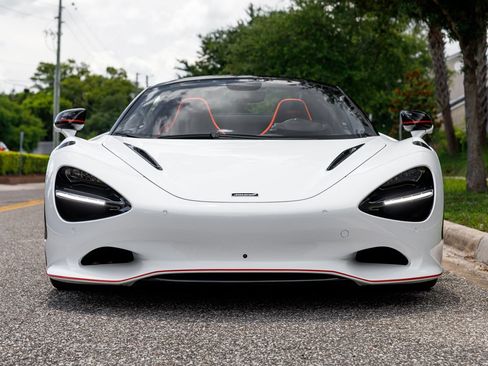 Used 2024 McLaren 750S Spider RWD image 5