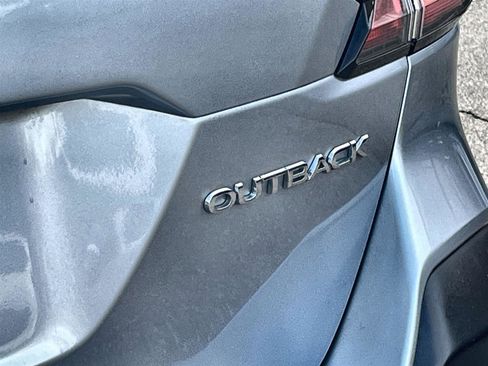 Used 2021 Subaru Outback Limited image 10