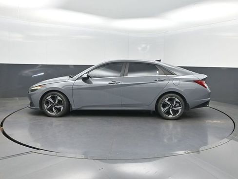 Used 2022 Hyundai Elantra SEL w/ Convenience + Premium Package FWD image 2