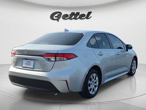 Used 2025 Toyota Corolla LE FWD image 5