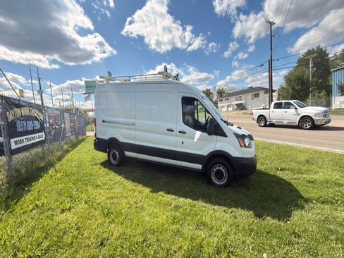 Used 2018 Ford Transit 250 148 Medium Roof RWD image 5