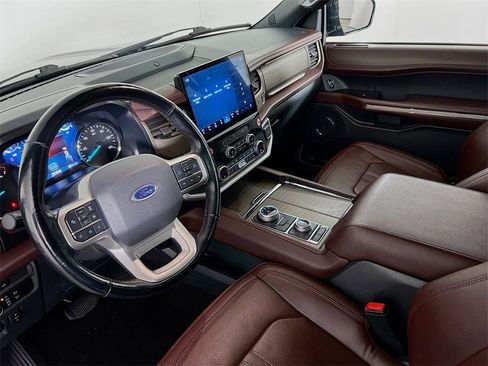 Used 2023 Ford Expedition Max Limited image 9
