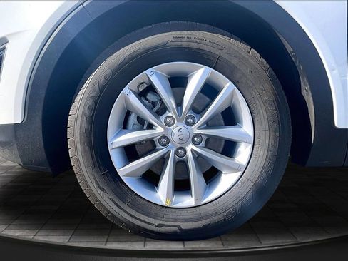 Used 2016 Kia Sorento AWD w/ LX Convenience Package image 9