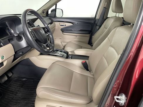 Used 2022 Honda Pilot Touring image 2