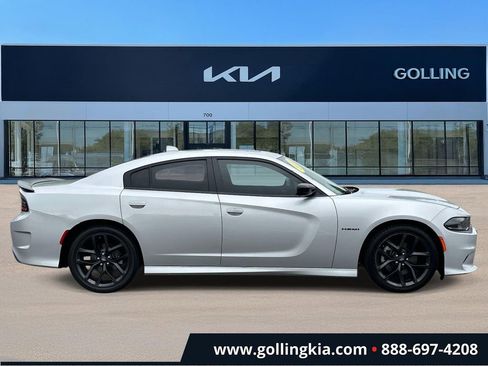 Used 2022 Dodge Charger R/T w/ Blacktop Package RWD image 2