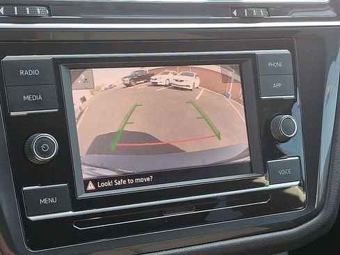 Used 2022 Volkswagen Tiguan S image 18