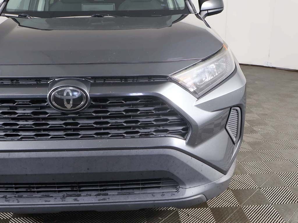Used 2020 Toyota RAV4 LE FWD image 11