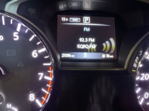 Used 2020 Nissan Pathfinder S image 17