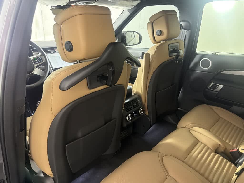 New 2026 Land Rover Discovery Limited Edition AWD/4WD image 41