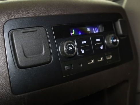 Used 2018 GMC Yukon Denali w/ Denali Ultimate Package image 31