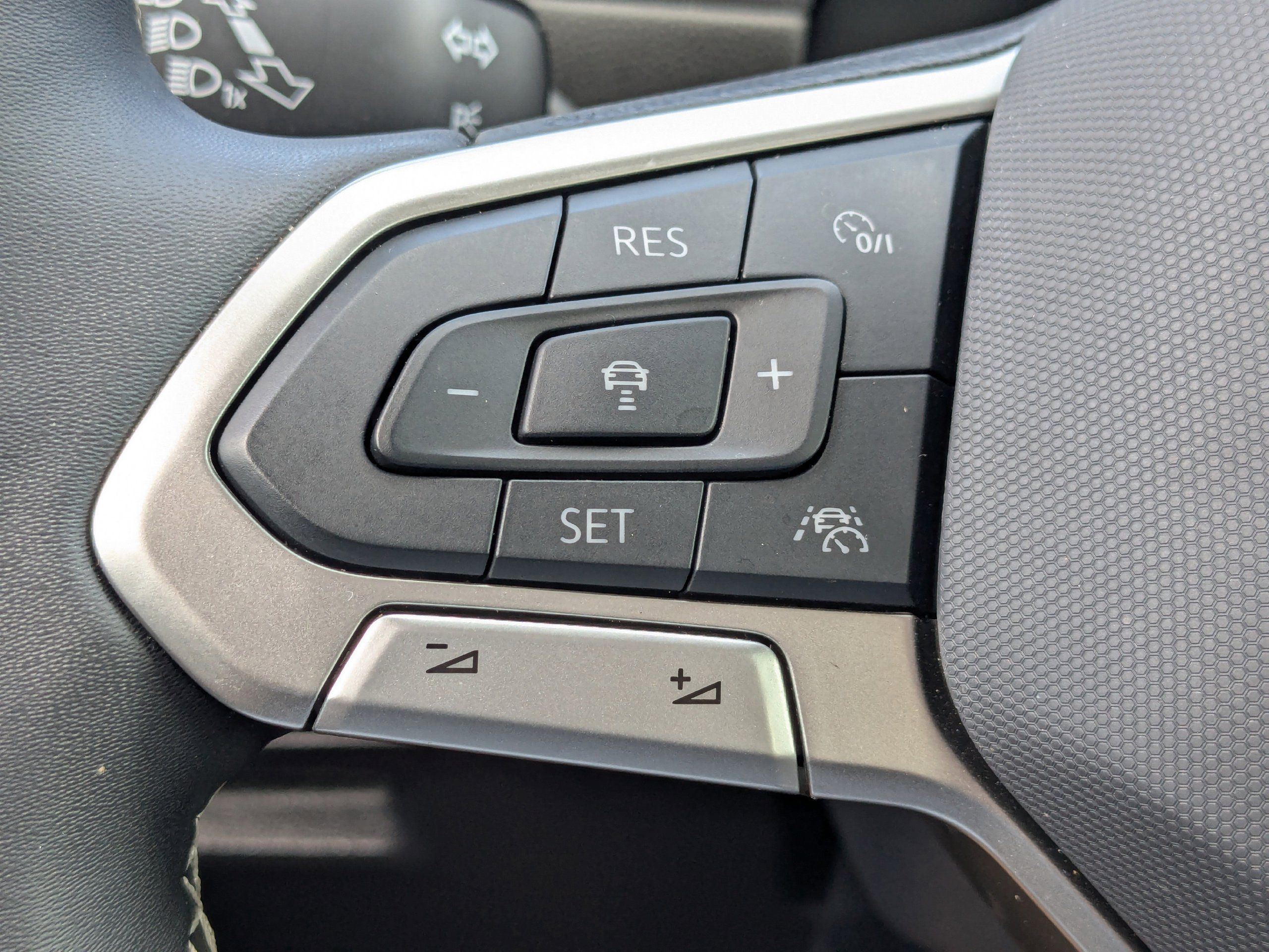 Used 2024 Volkswagen Tiguan S FWD image 24