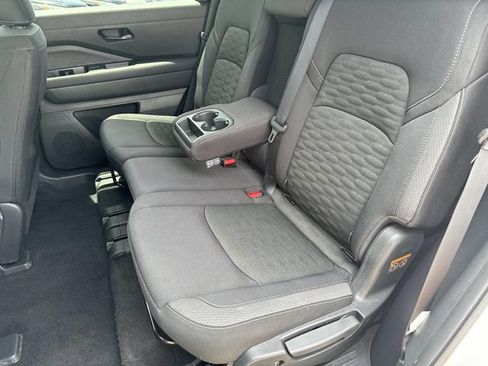 Used 2025 Nissan Pathfinder SV AWD/4WD image 24