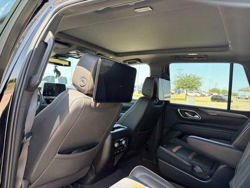 Used 2023 GMC Yukon AT4 w/ AT4 Premium Package AWD/4WD image 13