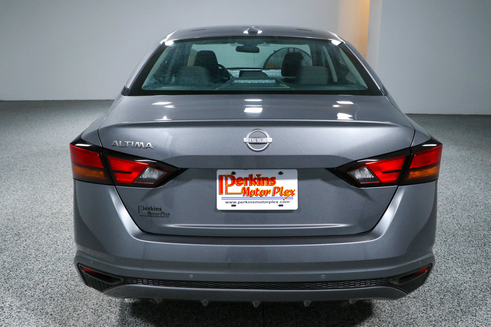 Used 2025 Nissan Altima 2.5 SV FWD image 8