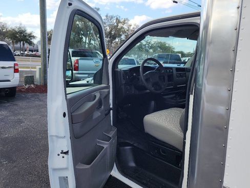 Used 2007 Chevrolet Express 3500 image 22