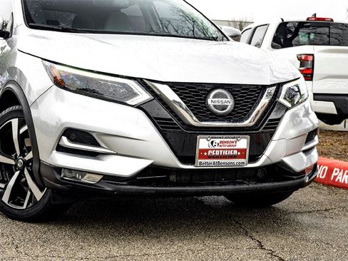 Used 2020 Nissan Rogue Sport SL w/ Premium Package image 3